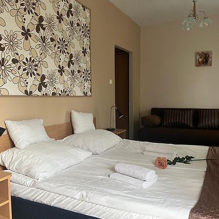 Hotel Rose City بودابست المظهر الخارجي الصورة